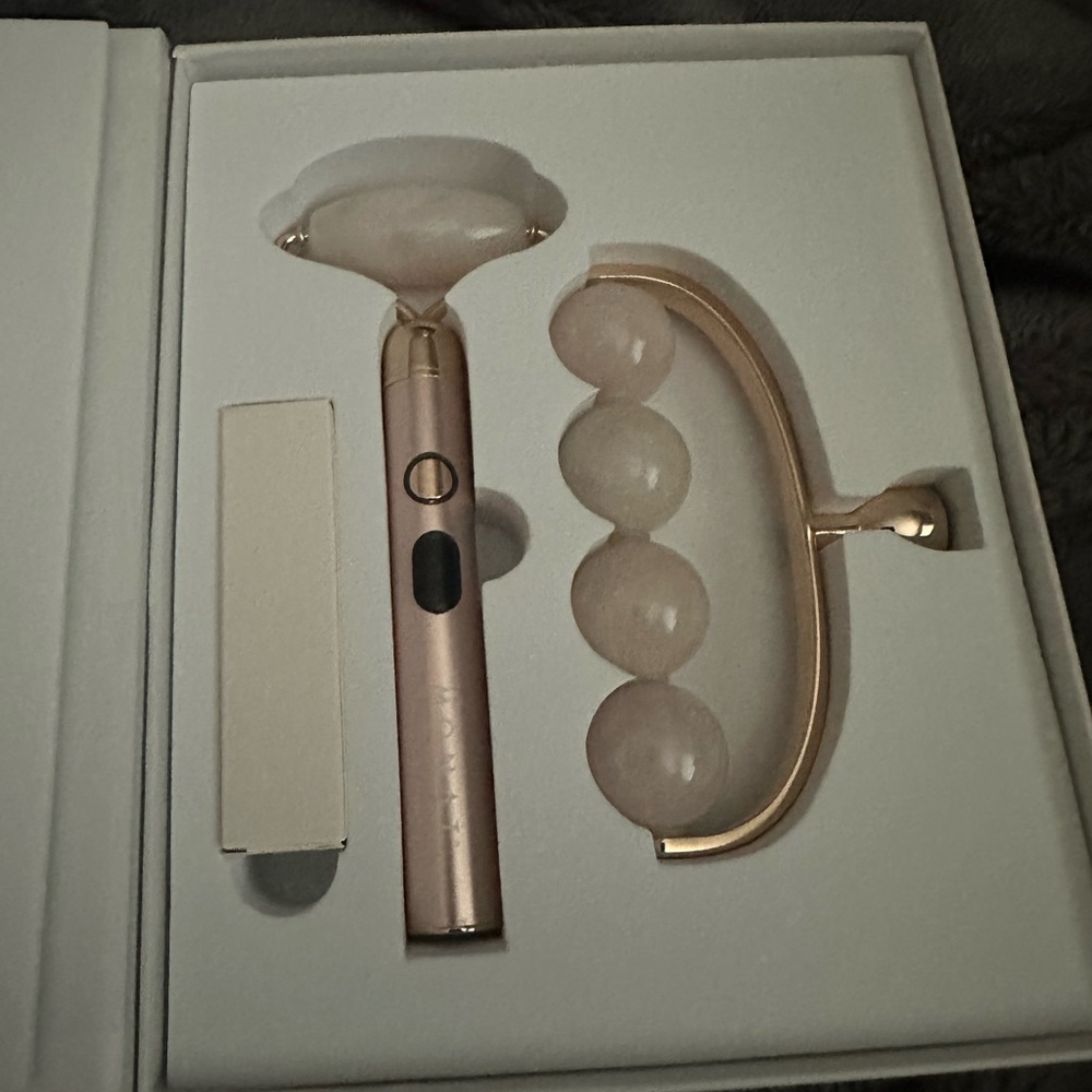 Monat Rose Quartz Massaging Roller - Brand New